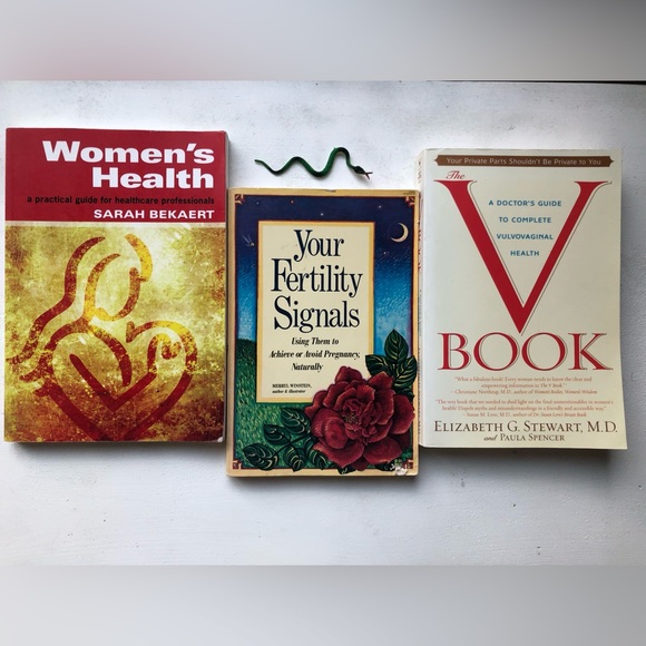 3 book set Women’s Health, Your Fertility Signals, The V Book Doctor’s Guide MD - Picture 2 of 10